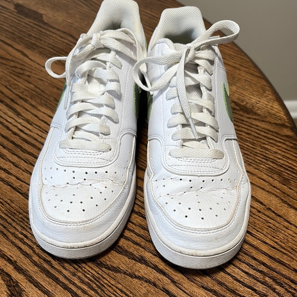 Nike White and Green Sneakers - Picture 2 of 3